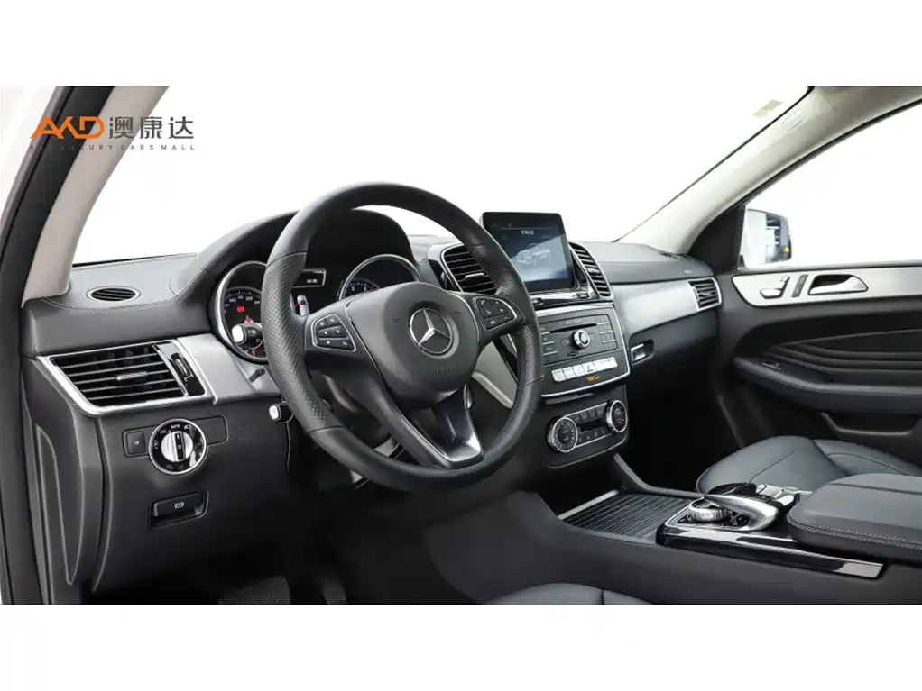 Mercedes-Benz GLE Coupe 2017 GLE 400 4MATIC Coupe SUV фото 6