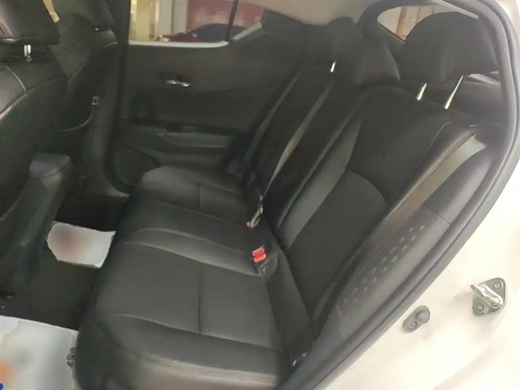 Toyota C-HR 2023 Model 2.0L Comfort Edition фото 17
