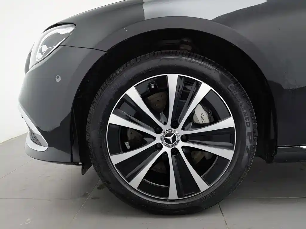 Mercedes-Benz E-Class, миниатюра 17