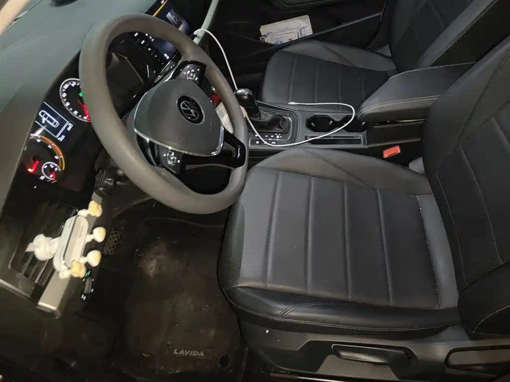 Volkswagen Lavida 2021 1.5L Auto Comfort Edition фото 11