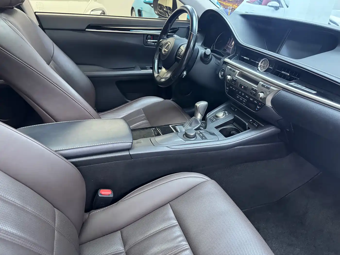 Lexus ES 2017 200 30th Anniversary Edition фото 18