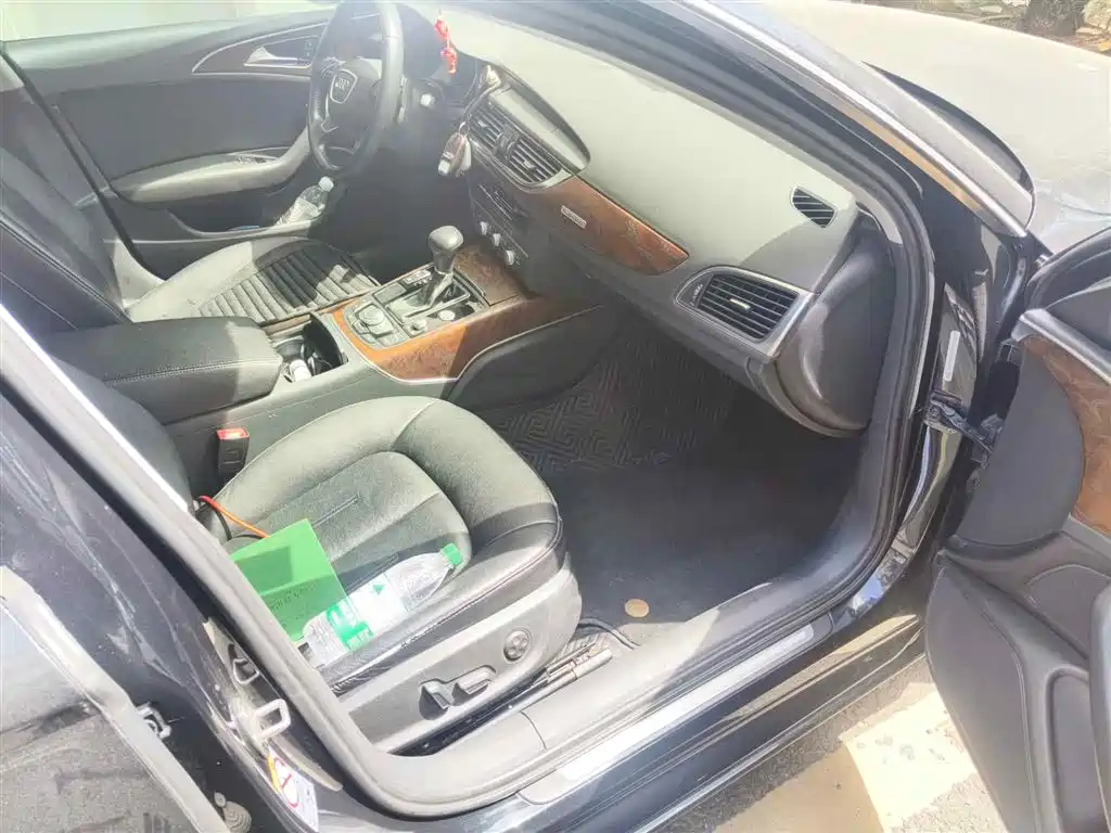 Фото 13 - Audi A6L