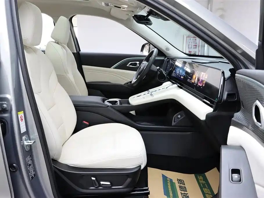 Haval Xiaolong MAX 2023 1.5L Hi4 105 4WD Pilot Edition фото 18