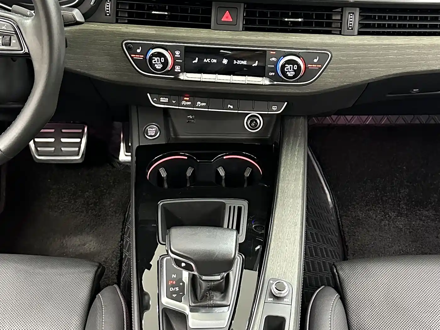 Audi A4L 2023 40 TFSI Luxury Sport фото 14