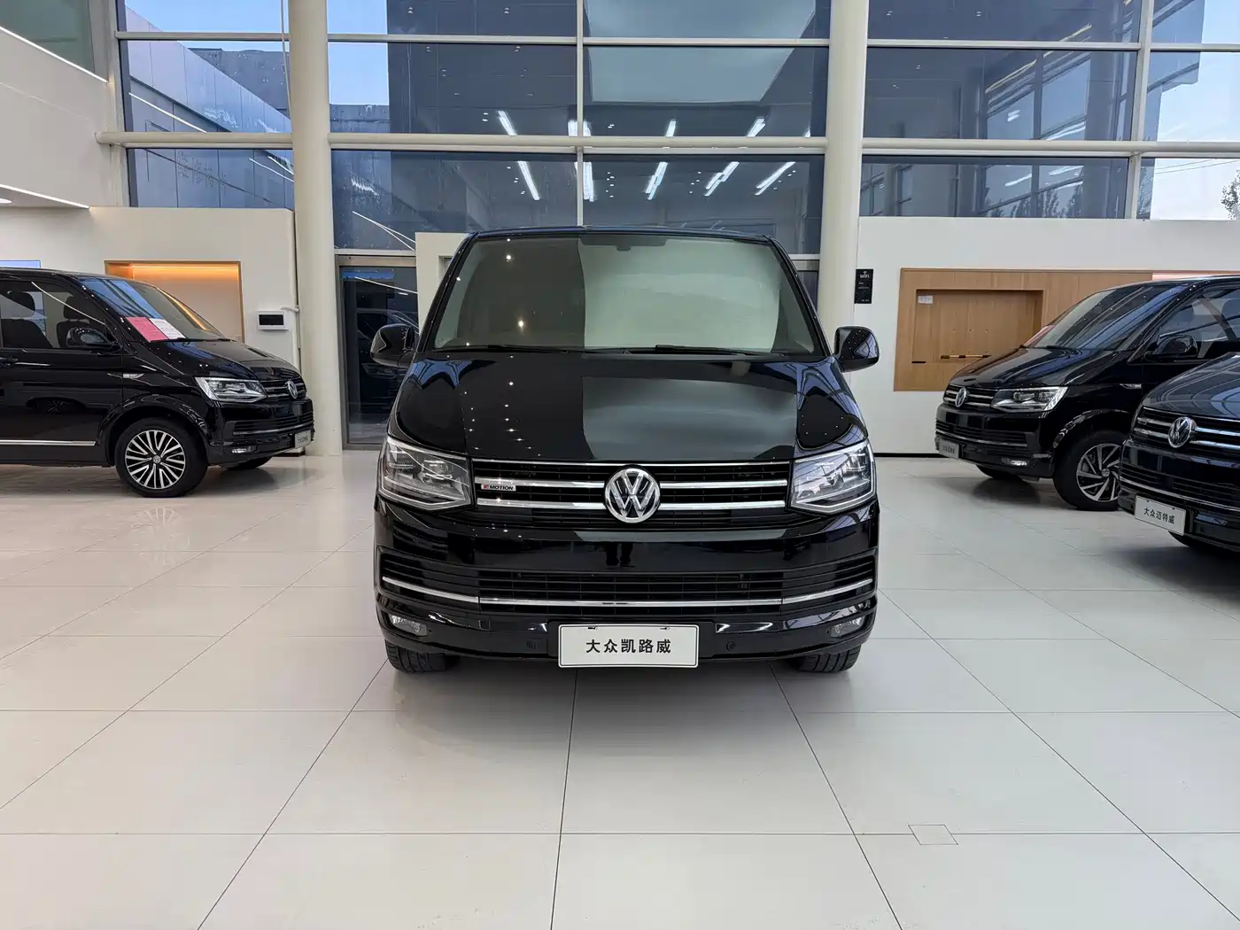 Volkswagen Caravelle, миниатюра 2