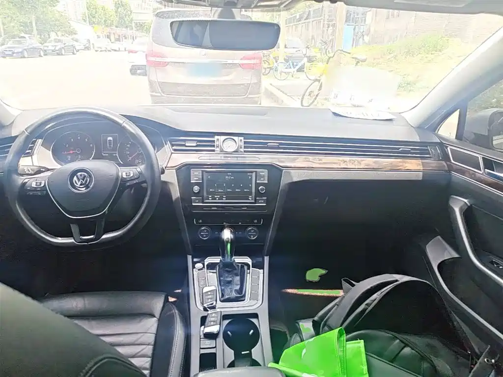 Volkswagen Magotan 2018 Facelift 330TSI DSG Luxury фото 10