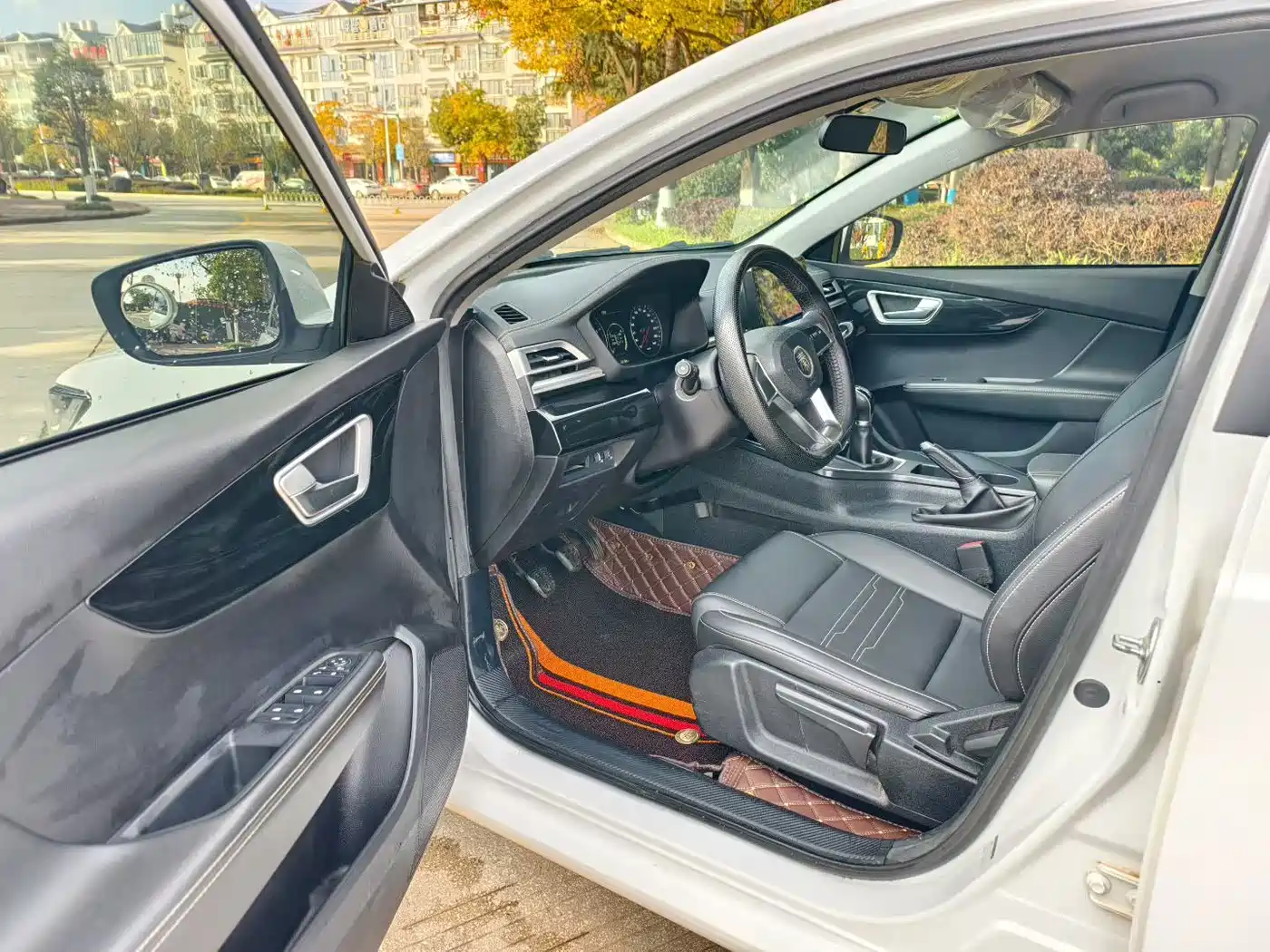 BYD Qin 2019 1.5L Manual Luxury Edition фото 8