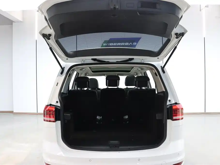 Volkswagen Touran 2018 Touran L 280TSI DSG Comfort 7-seater China V фото 29