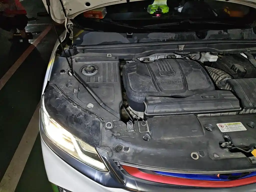 Фото 21 - Geely Coolray