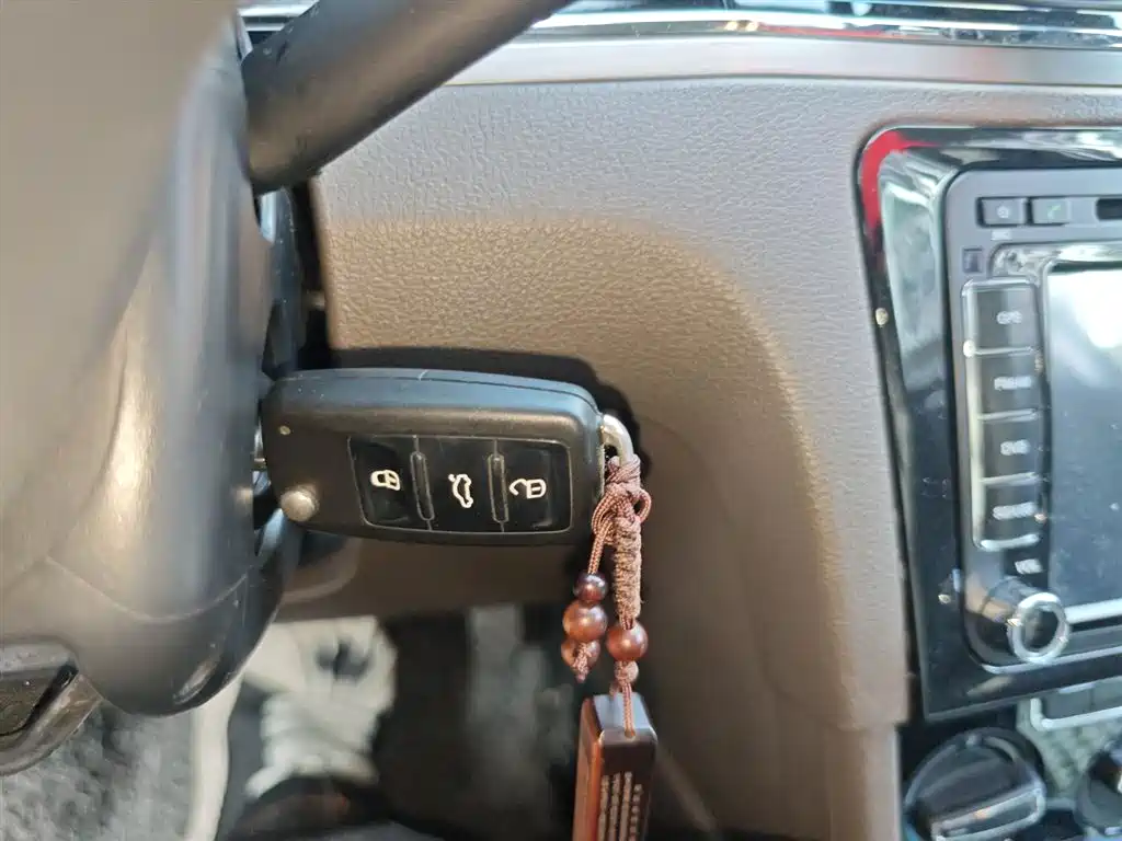 Volkswagen Bora 2014 1.6L Automatic Comfort Edition фото 12
