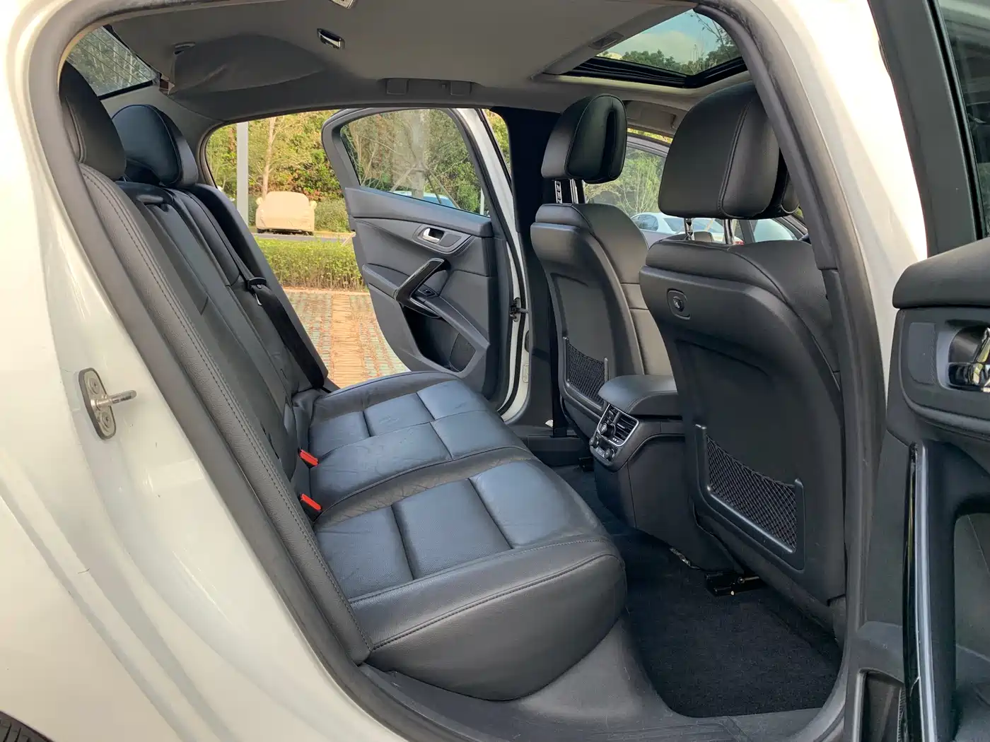Peugeot 508 2011 2.3L Automatic Luxury Edition фото 11