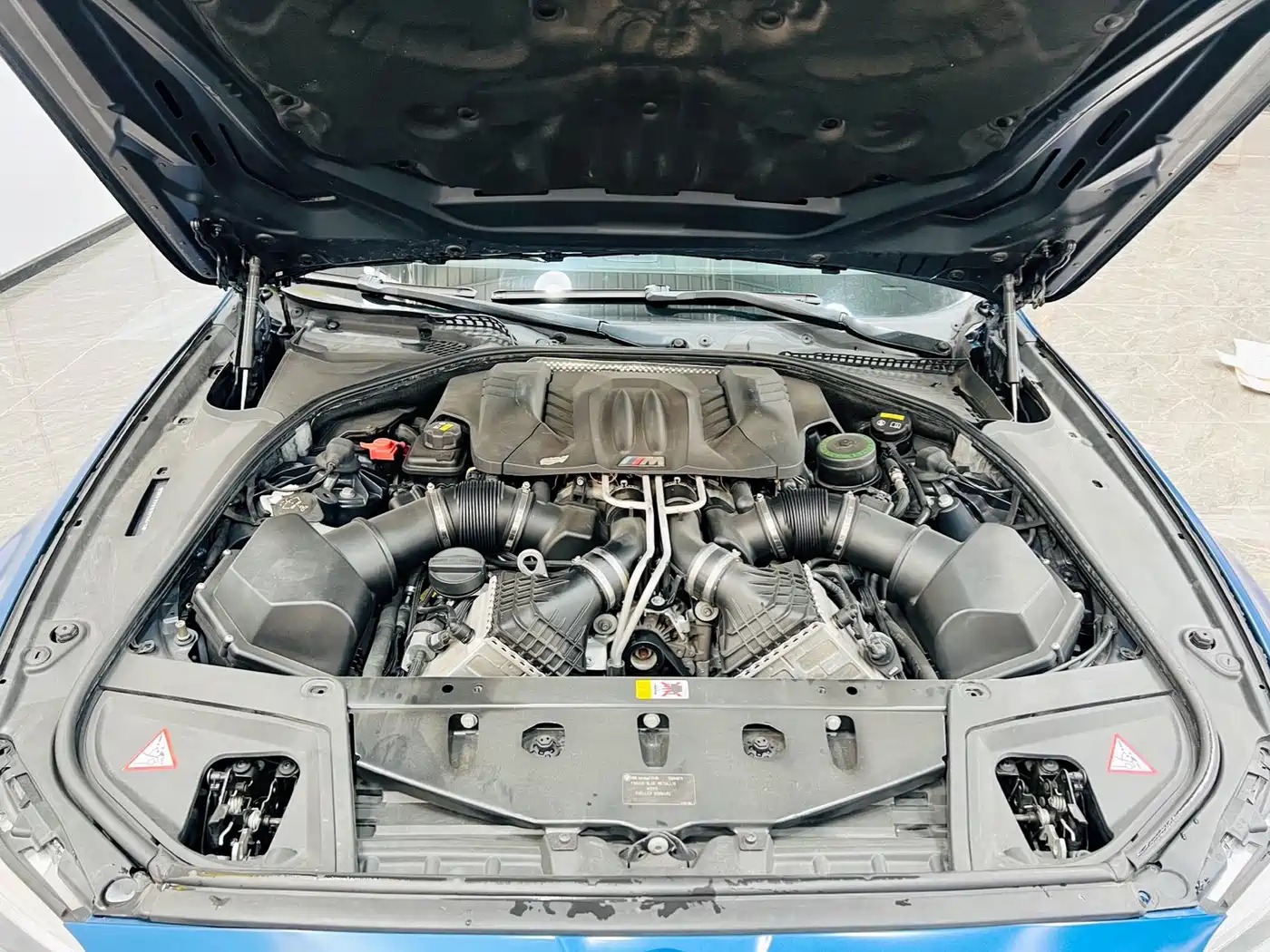 BMW M5 2014 M5 Year of the Horse Limited Edition фото 16