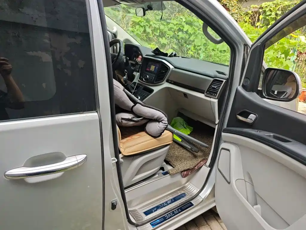 JAC Refine Refine M4 2021 2021 2.0L Manual Business Edition