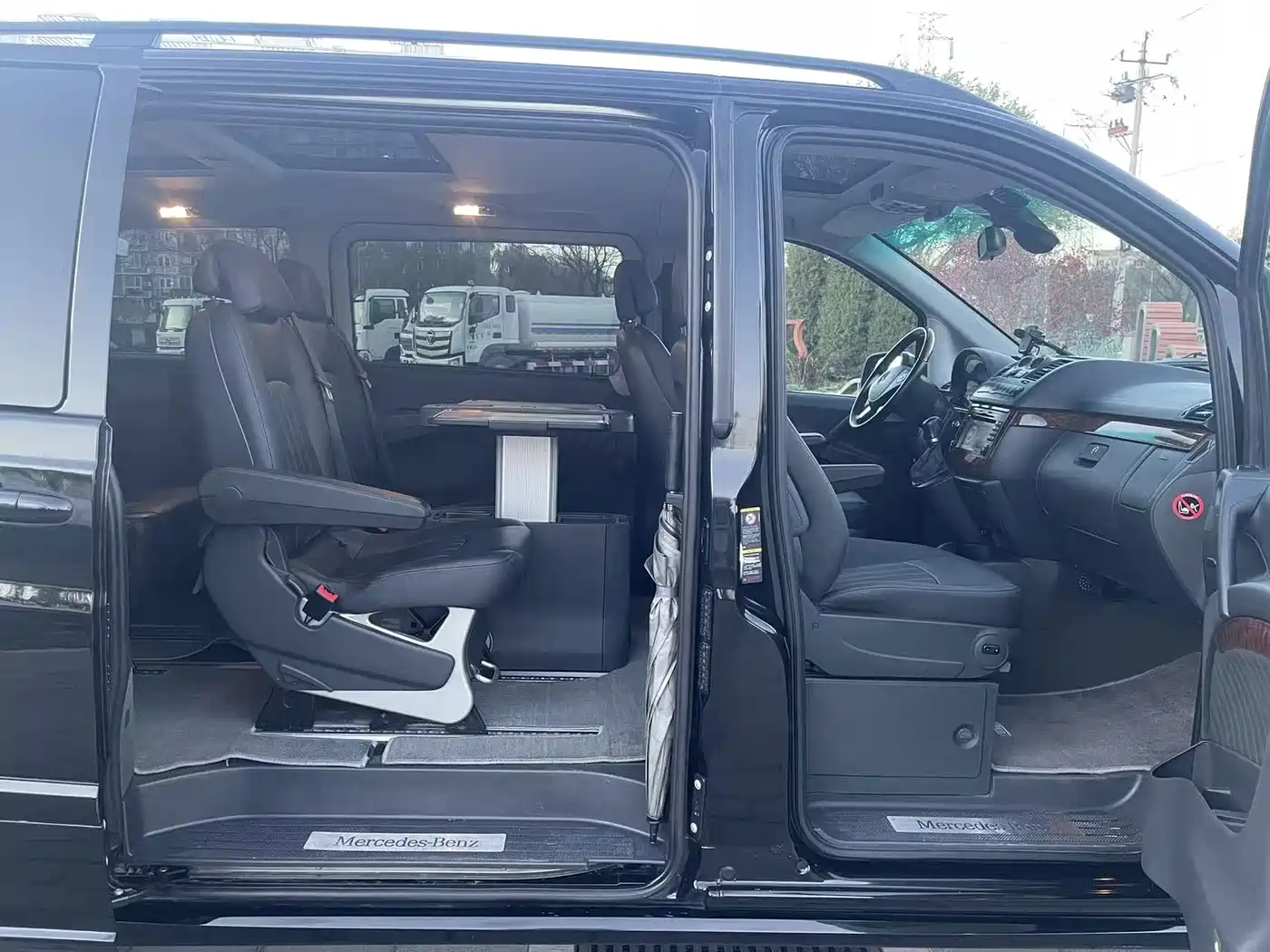 Mercedes-Benz Viano (Import) 2011 3.5L 125th Anniversary Edition 7-Seater фото 14