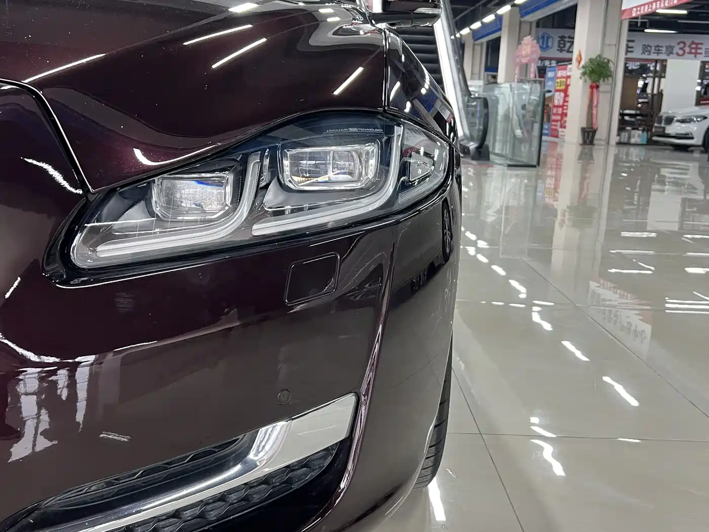 JAGUAR XJ