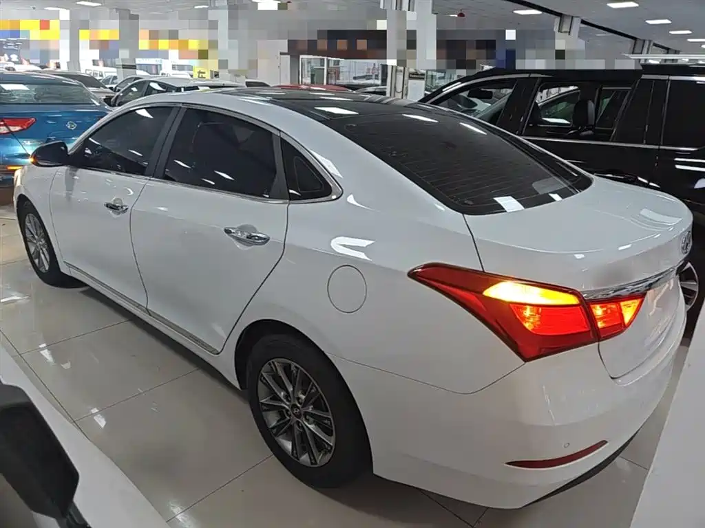 Hyundai Mistra 2014 1.8L Auto Smart GLS фото 5