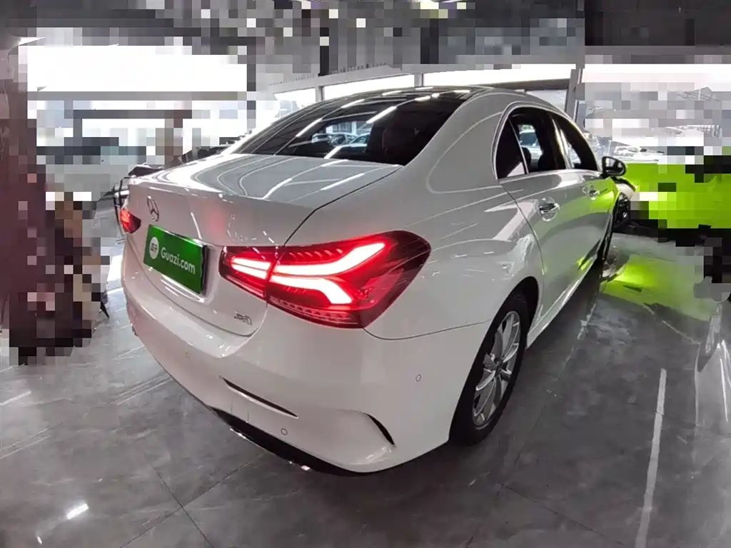 Mercedes-Benz A-Class 2021 A 200 L Sport Sedan Fashion Edition фото 7