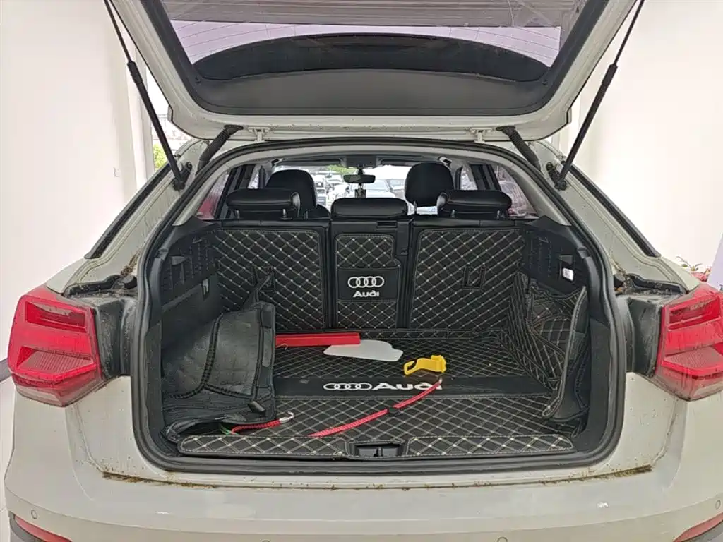 Audi Q2L 2018 35 TFSI Launch Exclusive Edition China VI фото 18