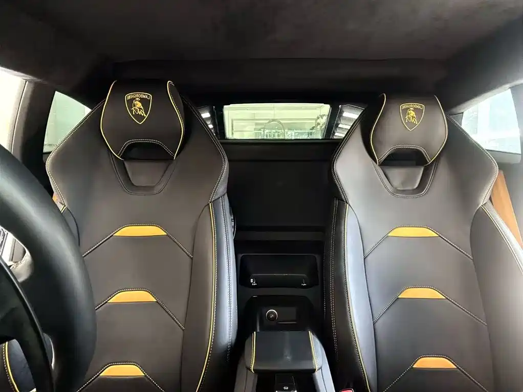 LAMBORGHINI HURACÁN