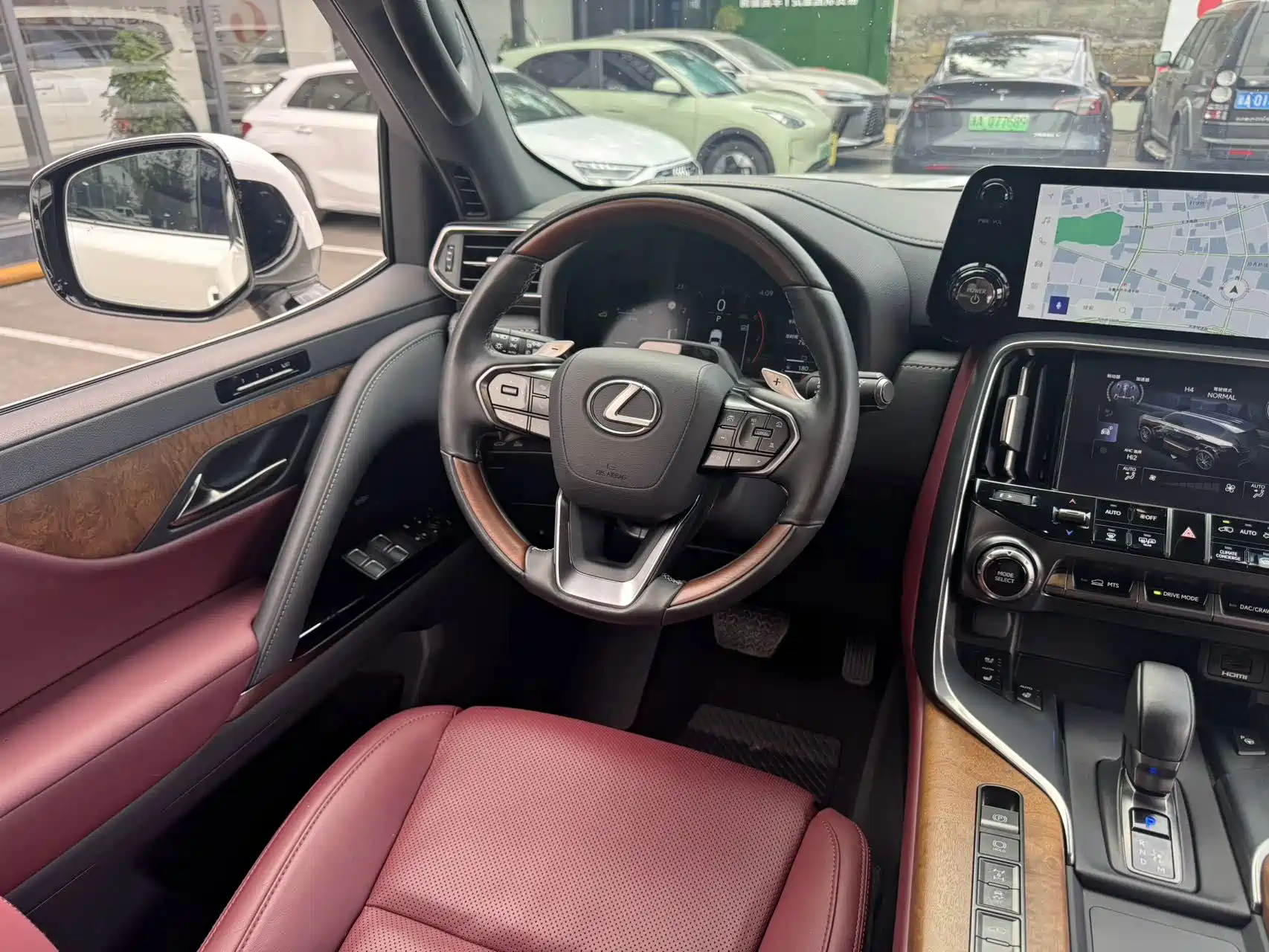 Фото 15 - Lexus LX