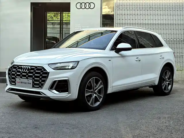 Audi Q5L 2022 45T Luxury Dynamic — фото 1