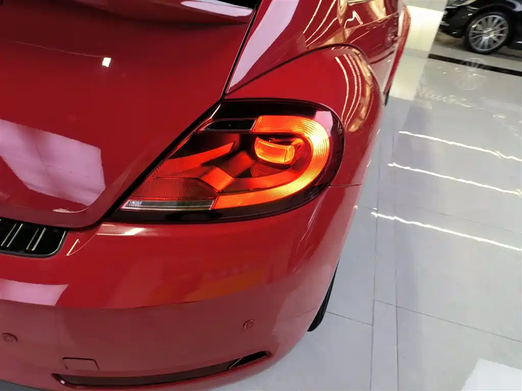 Volkswagen Beetle 2018 180TSI Easy Joy Edition фото 8