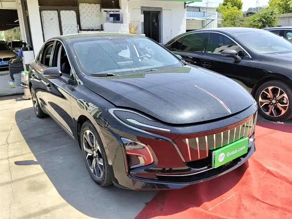 Hongqi E-QM5 2023 Facelift Basic Travel Edition фото 4