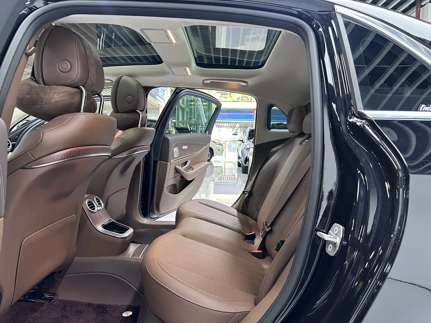 Mercedes-Benz E-Class 2023 E 260 L фото 12