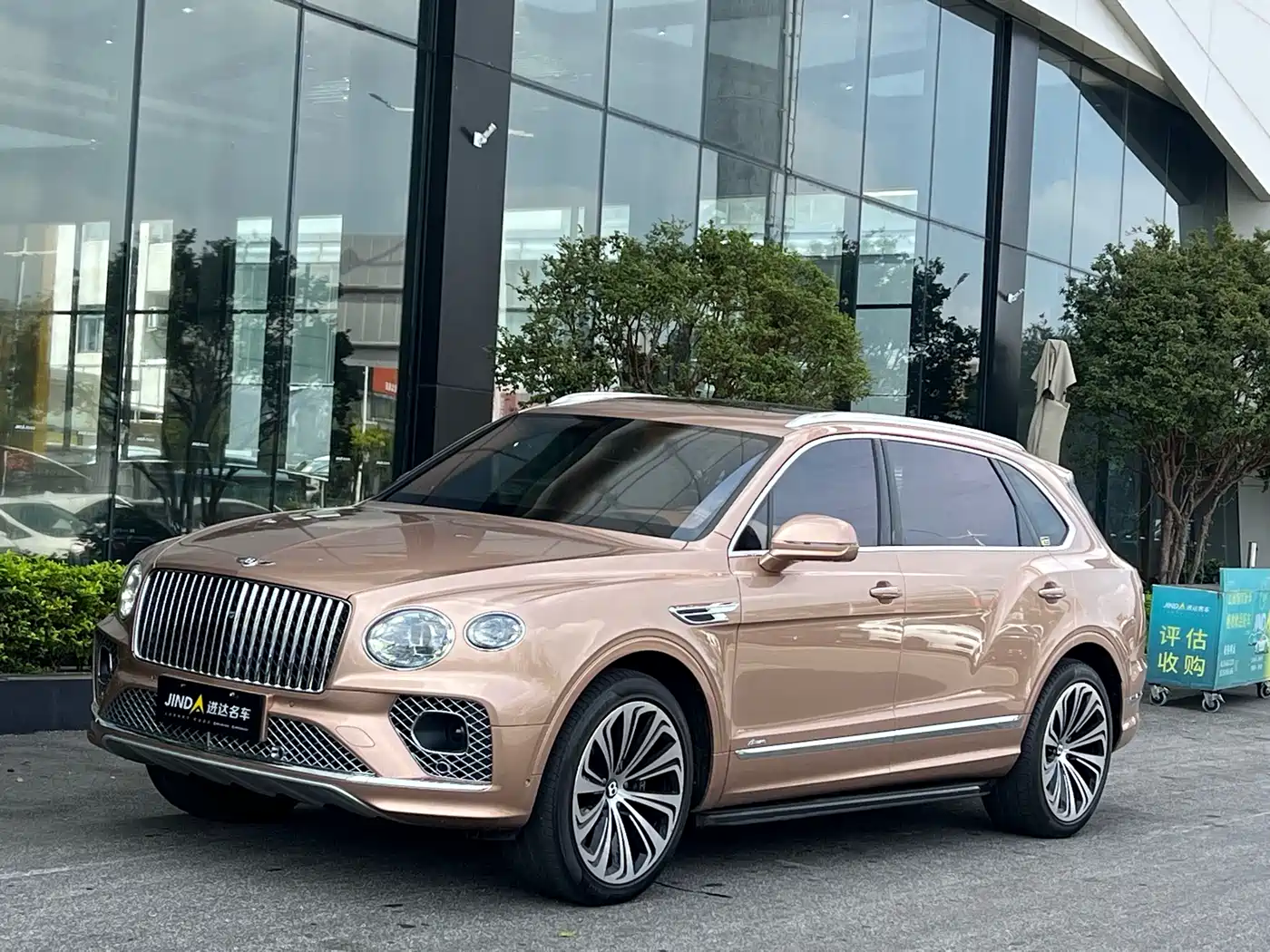 Bentley Bentayga 2023 4.0T V8 Long Wheelbase Elegance Edition