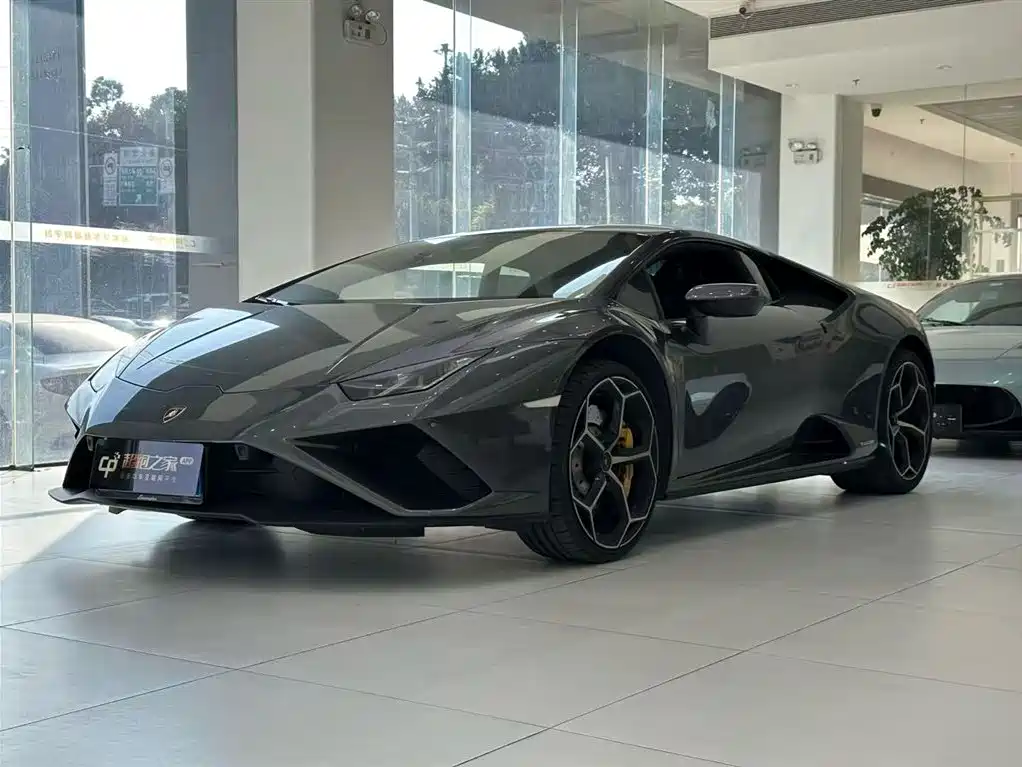 LAMBORGHINI HURACÁN