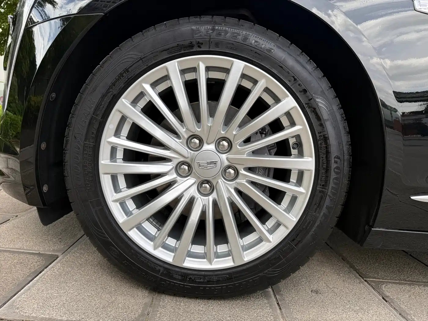 CADILLAC CT6