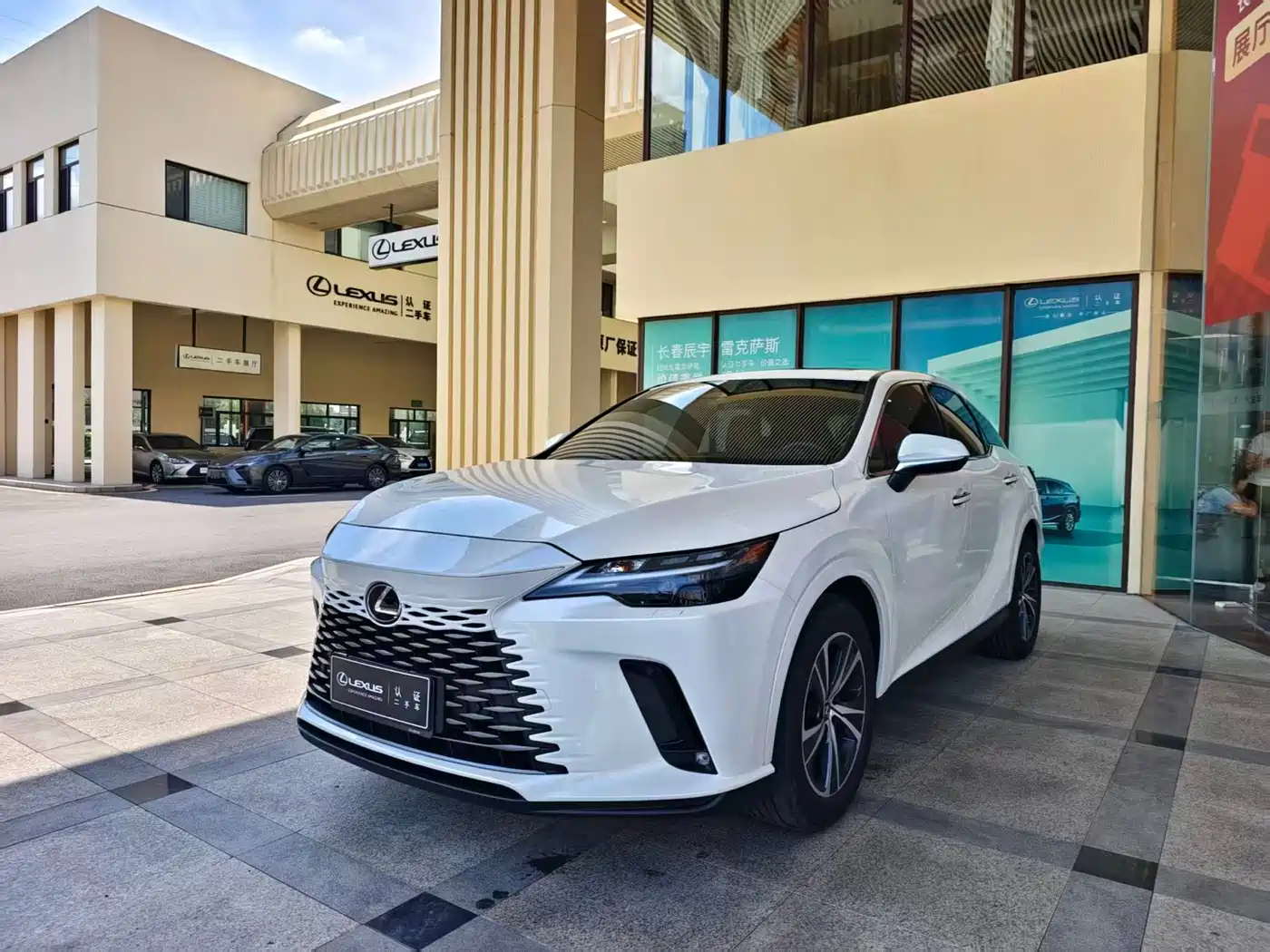 Lexus RX 2025 300 4WD Premium Edition