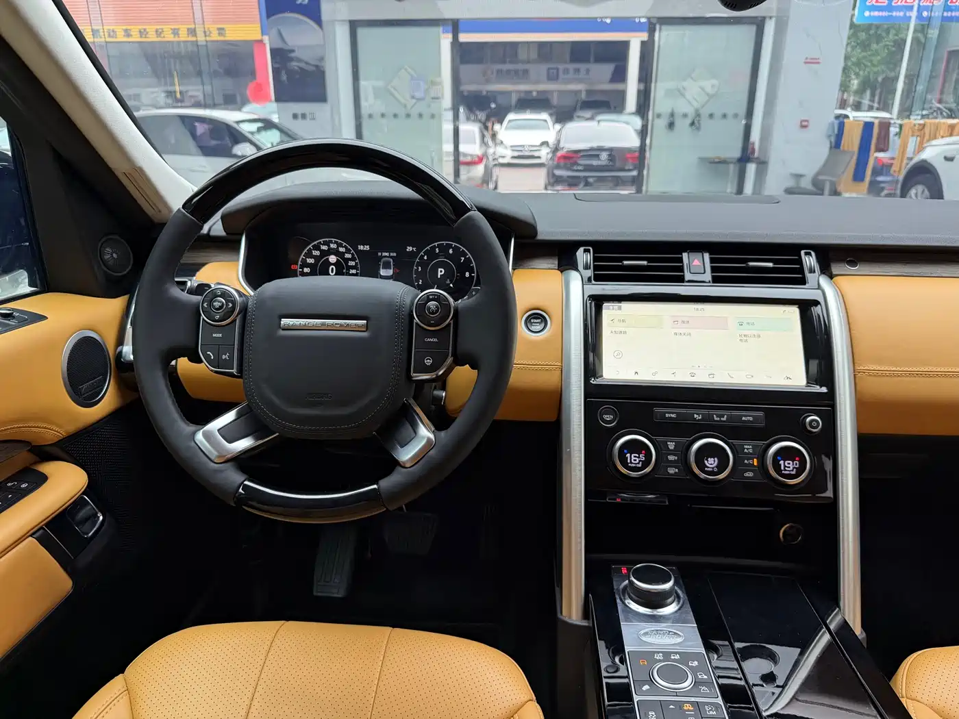 Land Rover Discovery 2017 3.0 SC V6 HSE фото 23
