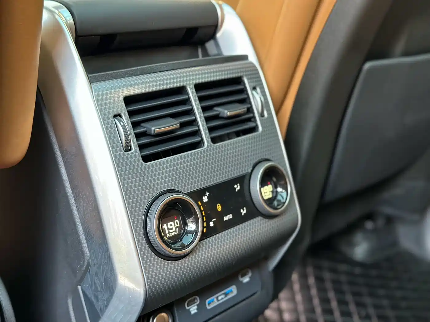 Land Rover Range Rover Sport 2022 3.0 L6 Gloss Black Edition фото 11
