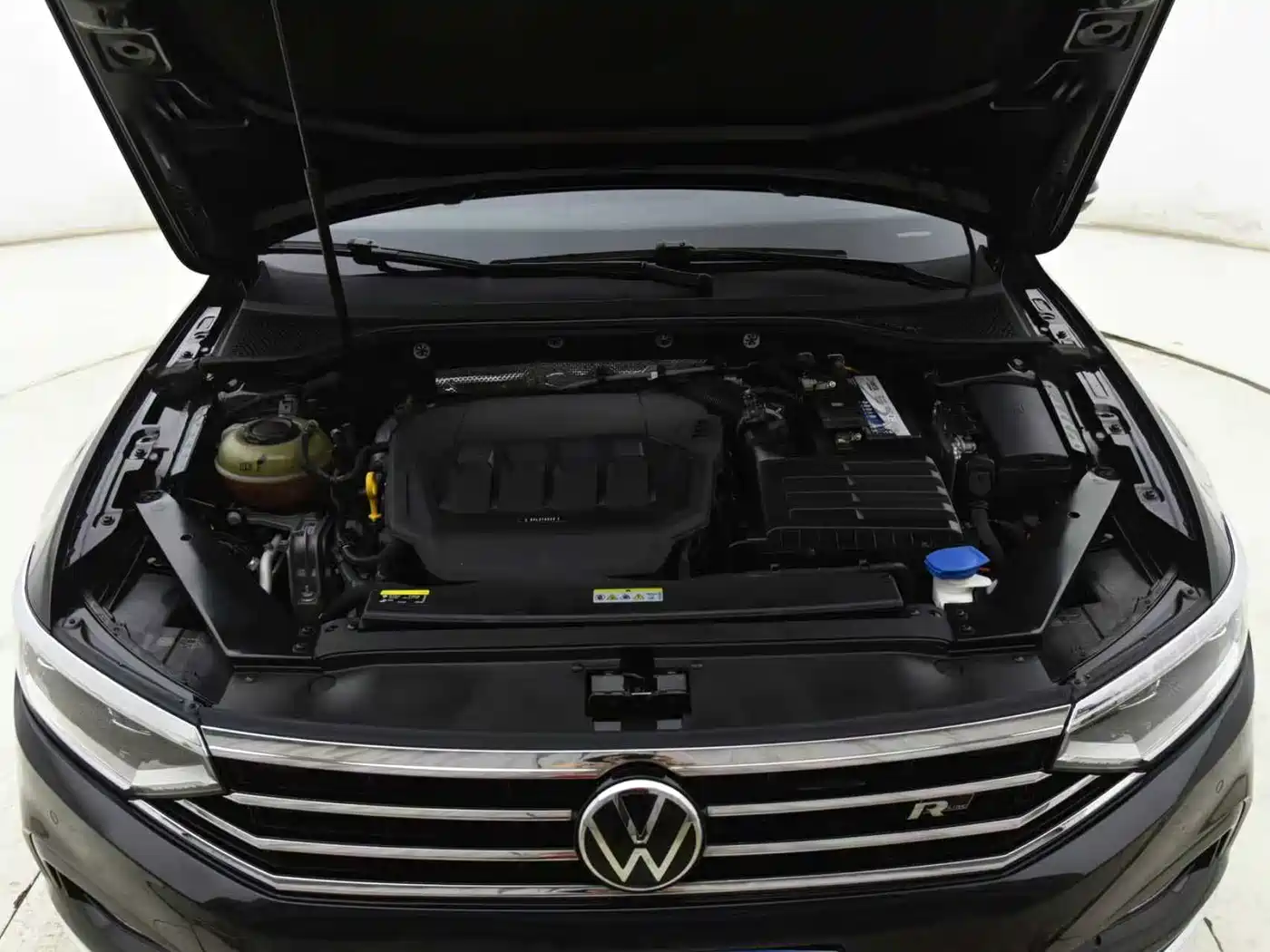 Volkswagen Magotan 2021 330TSI DSG 30th Anniversary Edition фото 14
