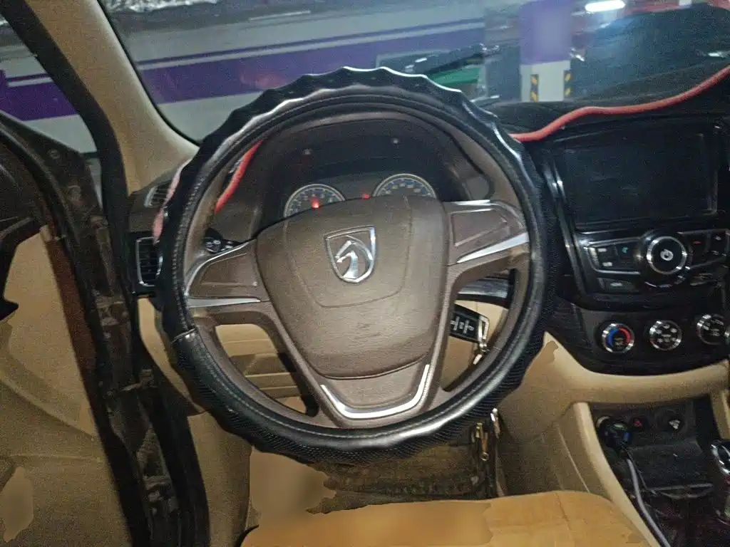 Baojun 730 2014 2014 1.5L Manual Comfort 7-seater