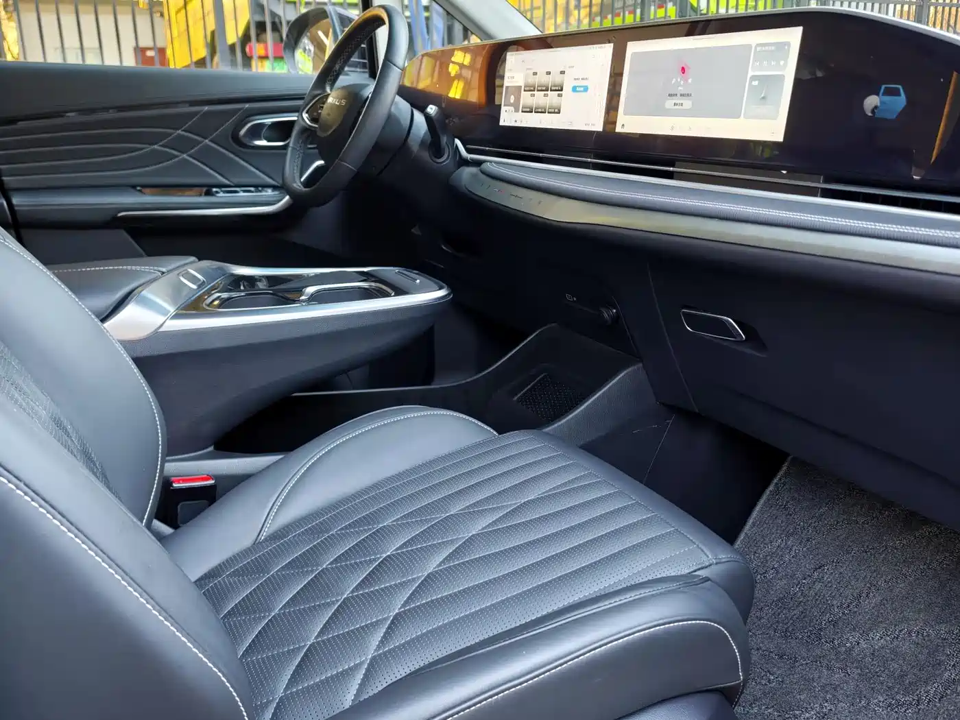 SAIC Maxus Maxus G90 2024 2.0T Interstellar 7-Seater фото 17
