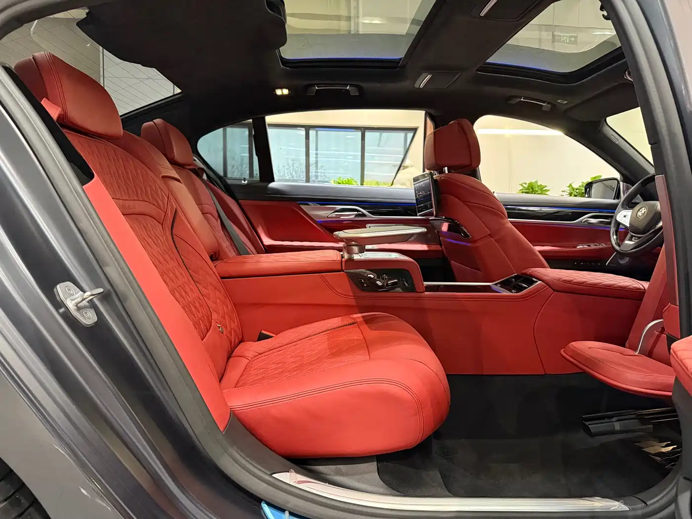 BMW 7 Series 2019 750Li xDrive V8 Luxury Package фото 10