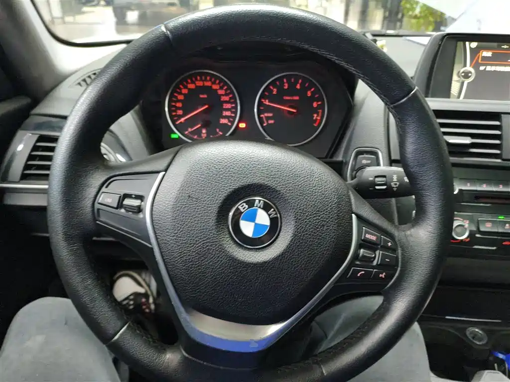 BMW 1 Series (Import) 2013 Facelift 116i Urban Model фото 11