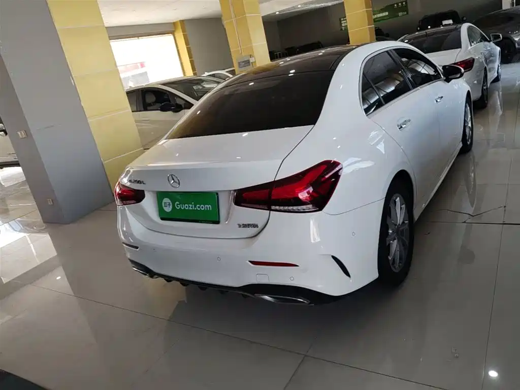 Mercedes-Benz A-Class 2019 A 200 L Sport Sedan фото 6