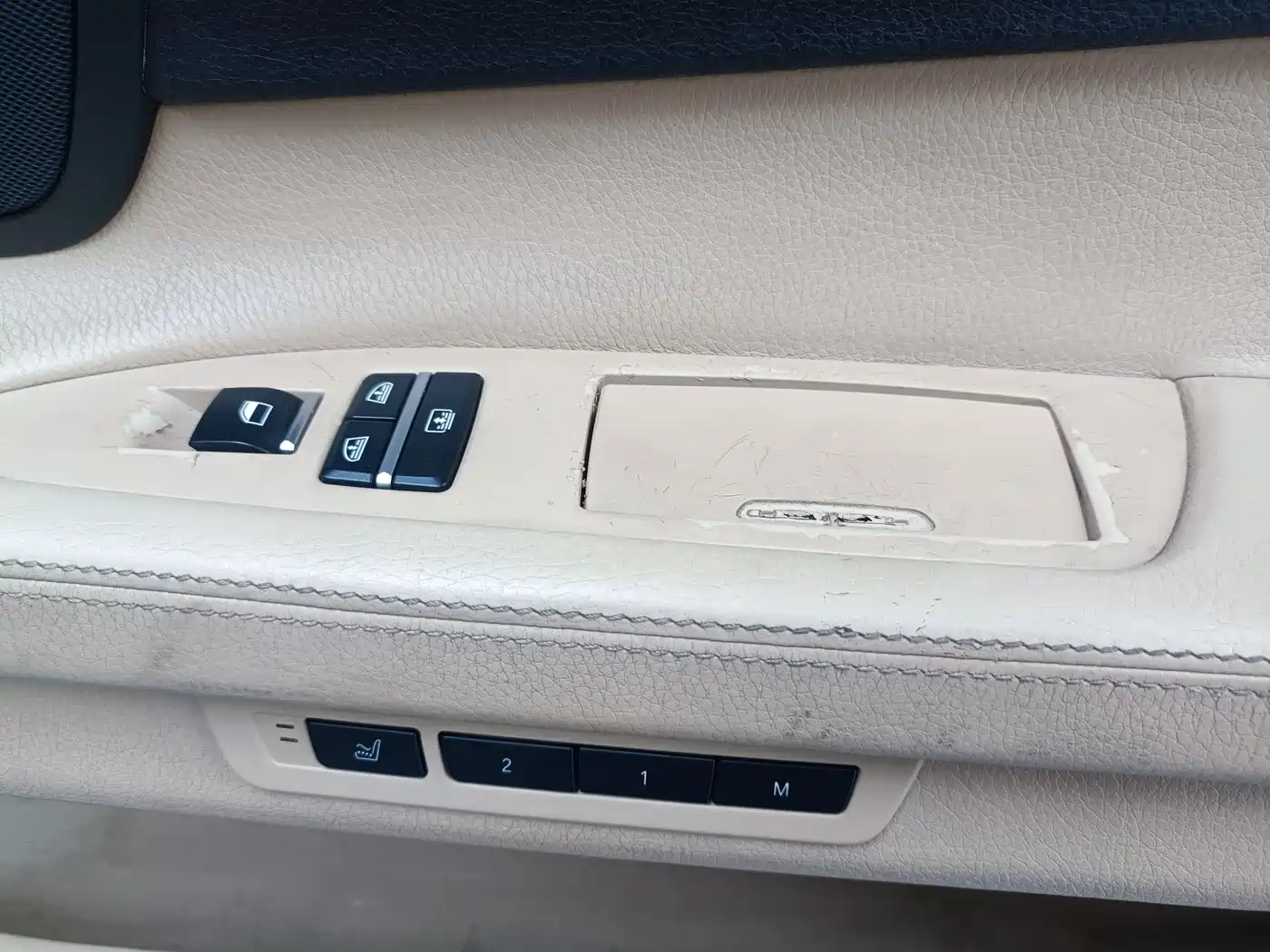 BMW 7 Series 2009 740Li Premium фото 32