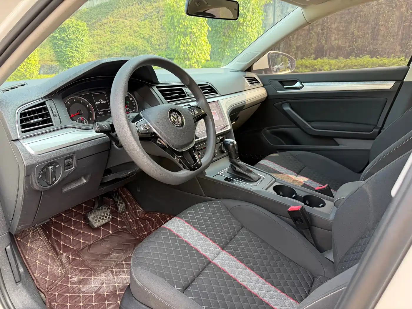VOLKSWAGEN LINGDU