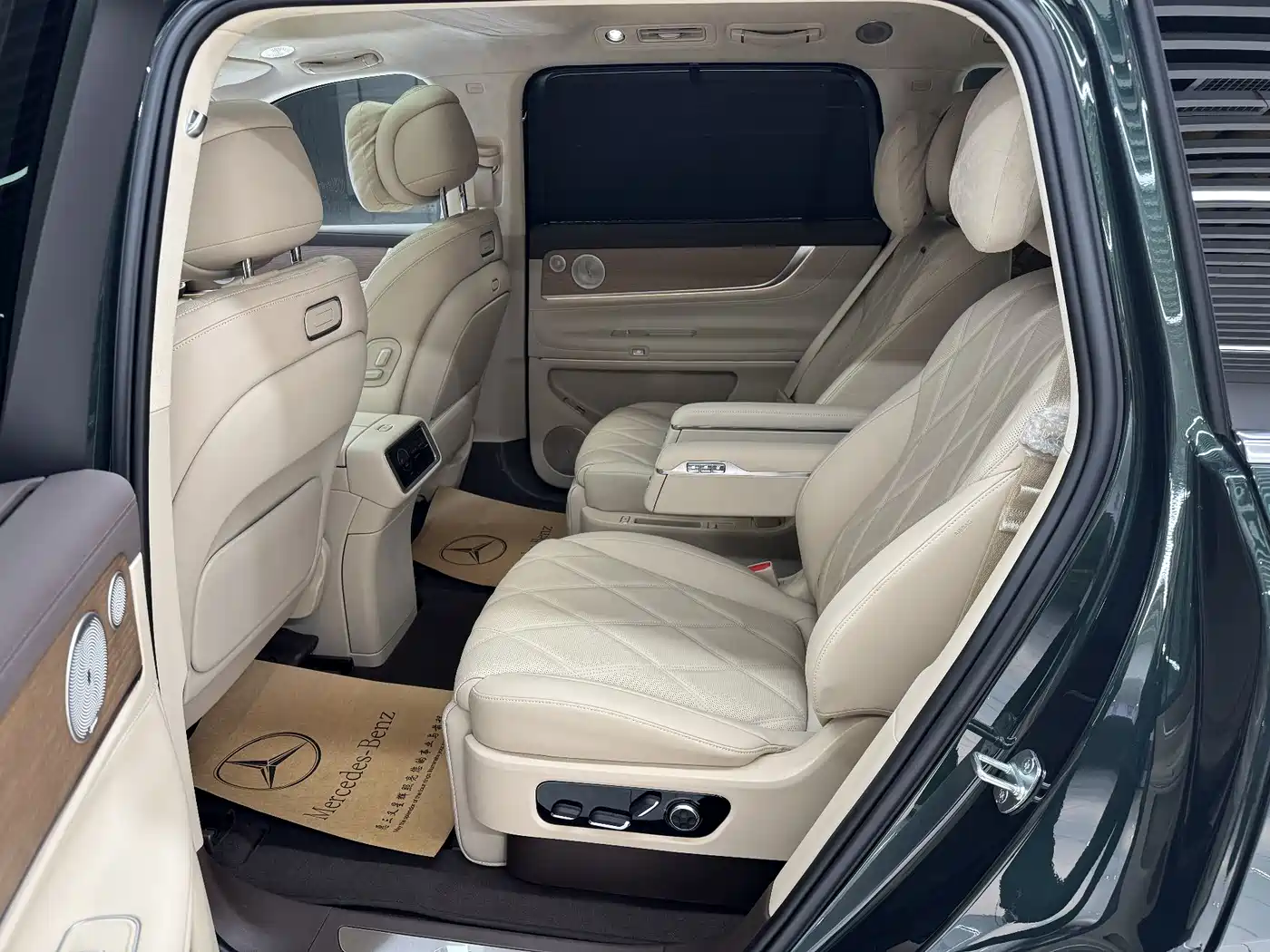 AITO Wenjie AITO M9 2025 Extended Range Ultra 52kWh 6-Seater фото 13