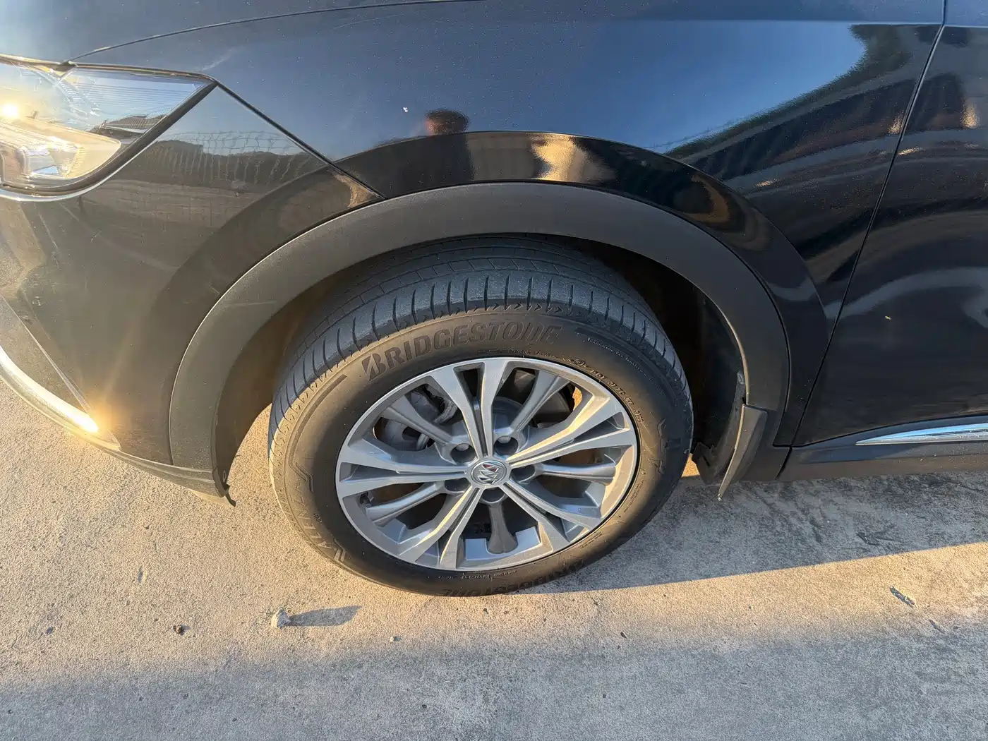 Photo 4 - Buick Envision Plus
