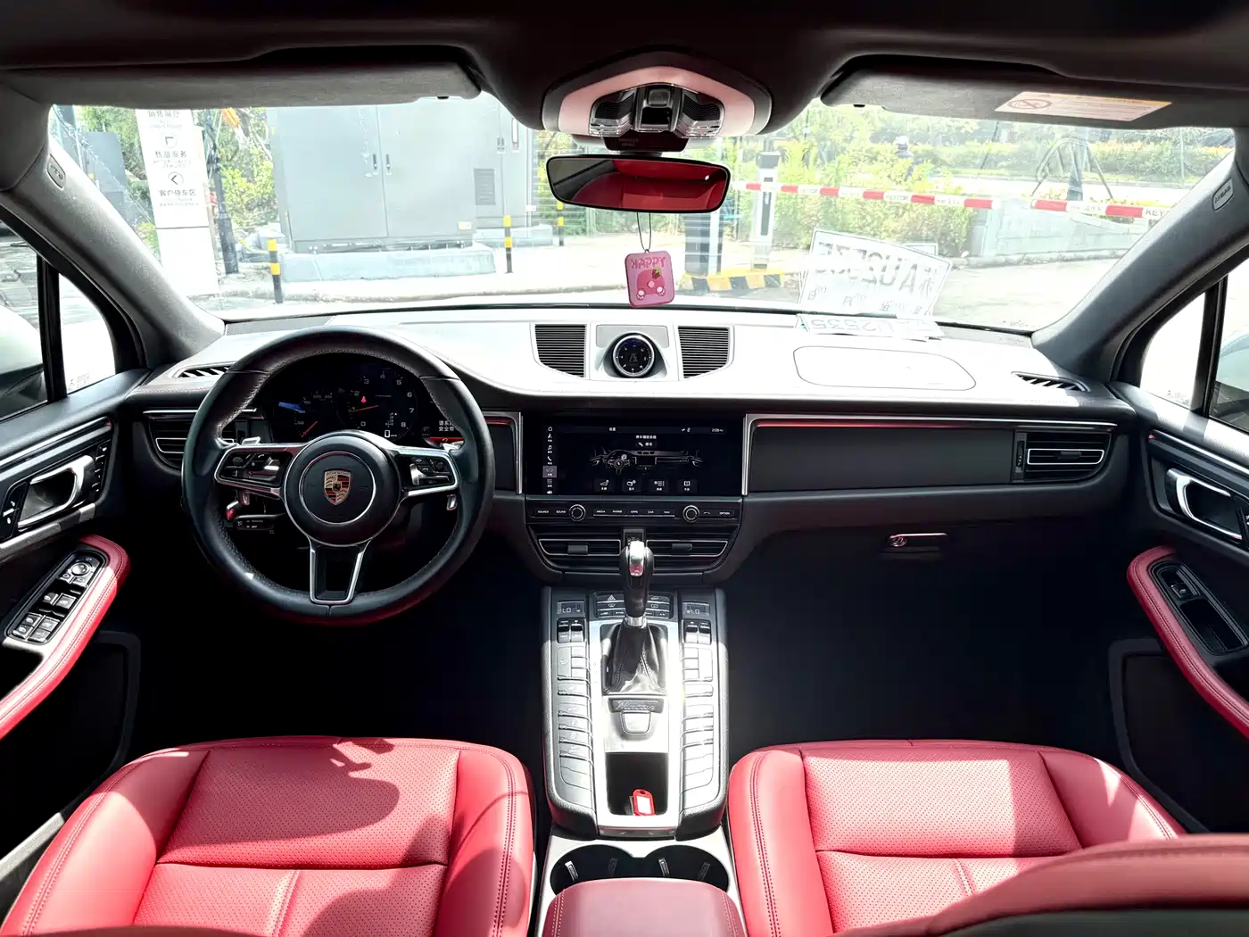 Фото 8 - Porsche Macan