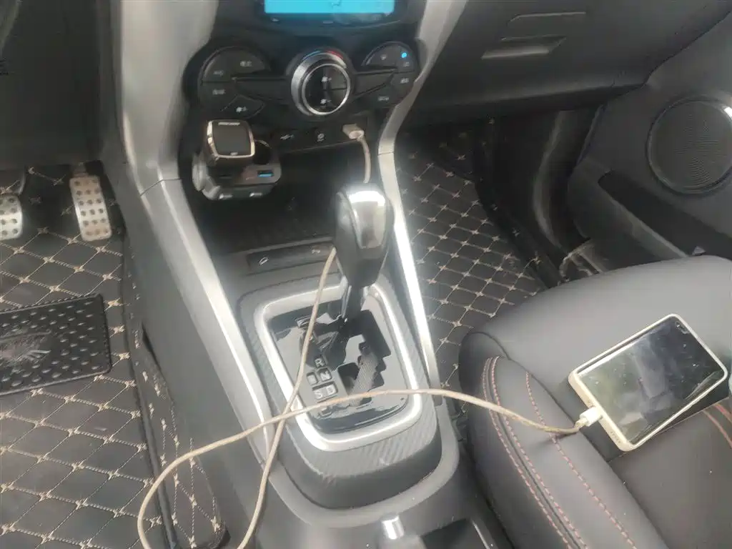 BYD Yuan 2016 1.5L Automatic Luxury фото 14