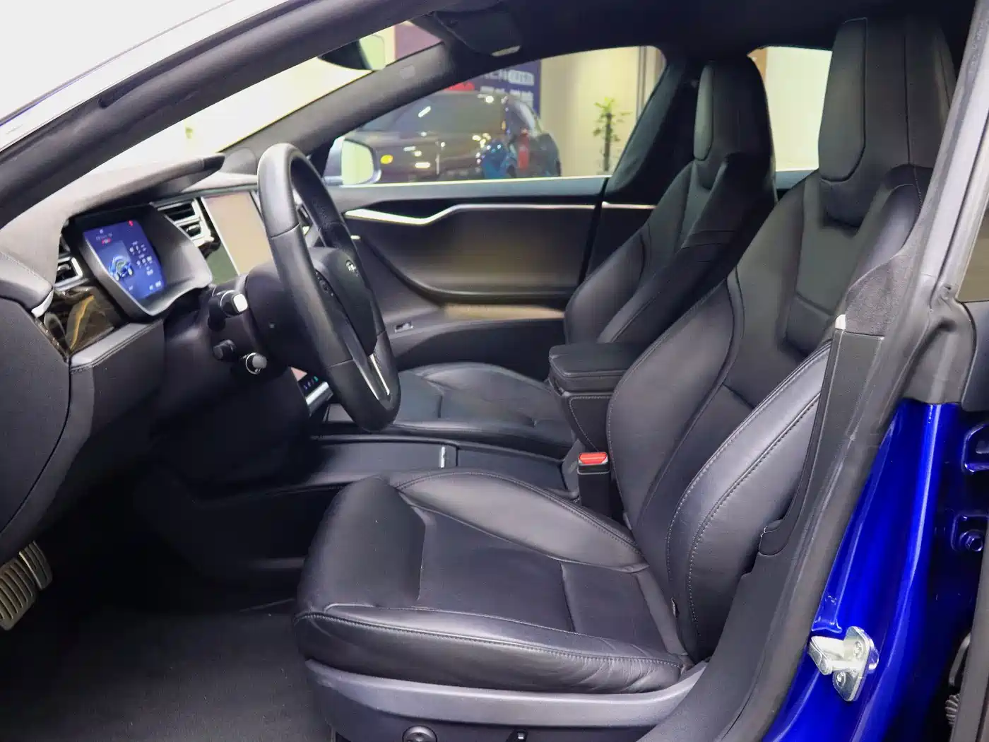 TESLA MODEL S