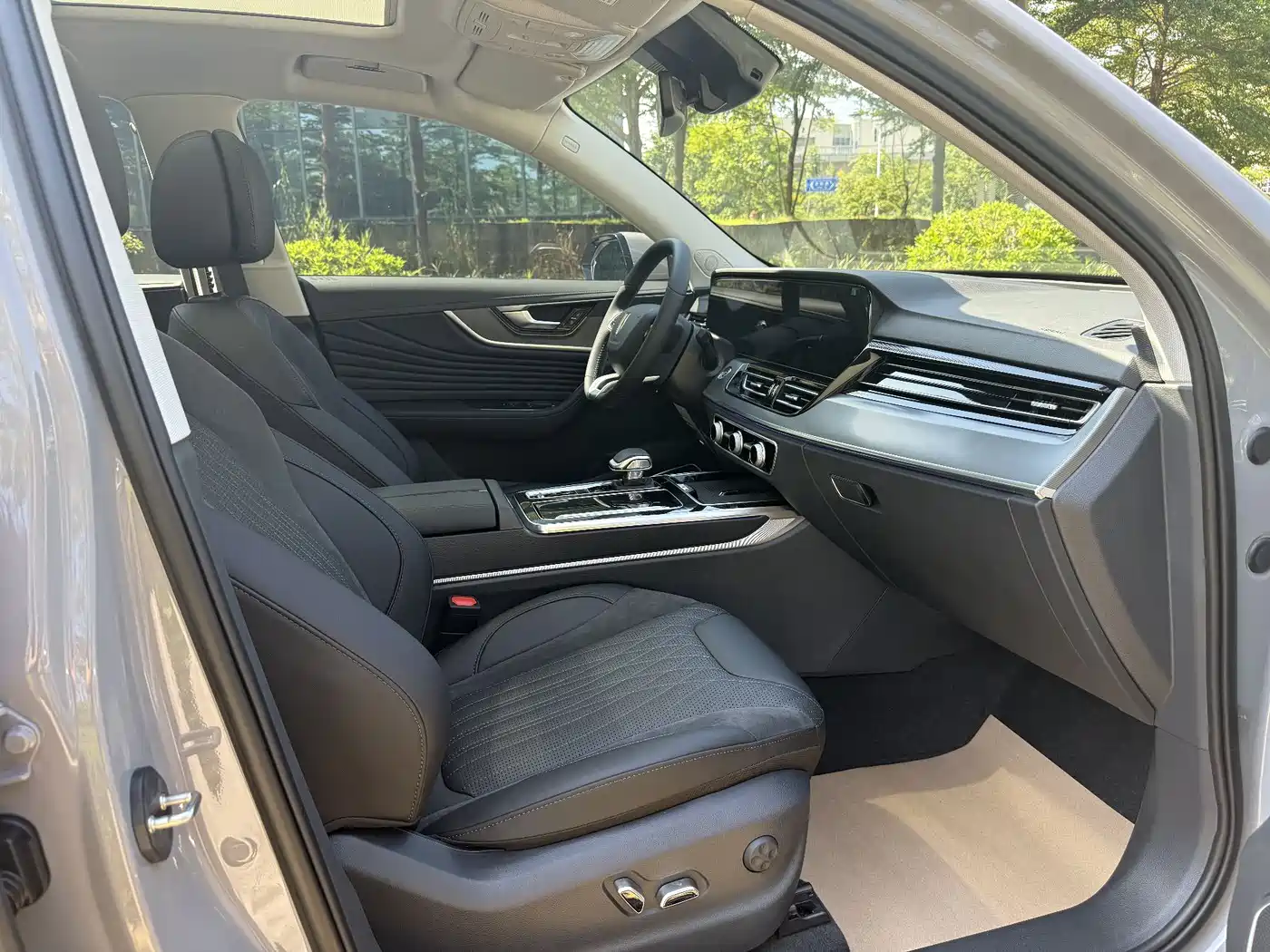 Hongqi HS5 2023 2.0T Flag Enjoy Pro Edition фото 5