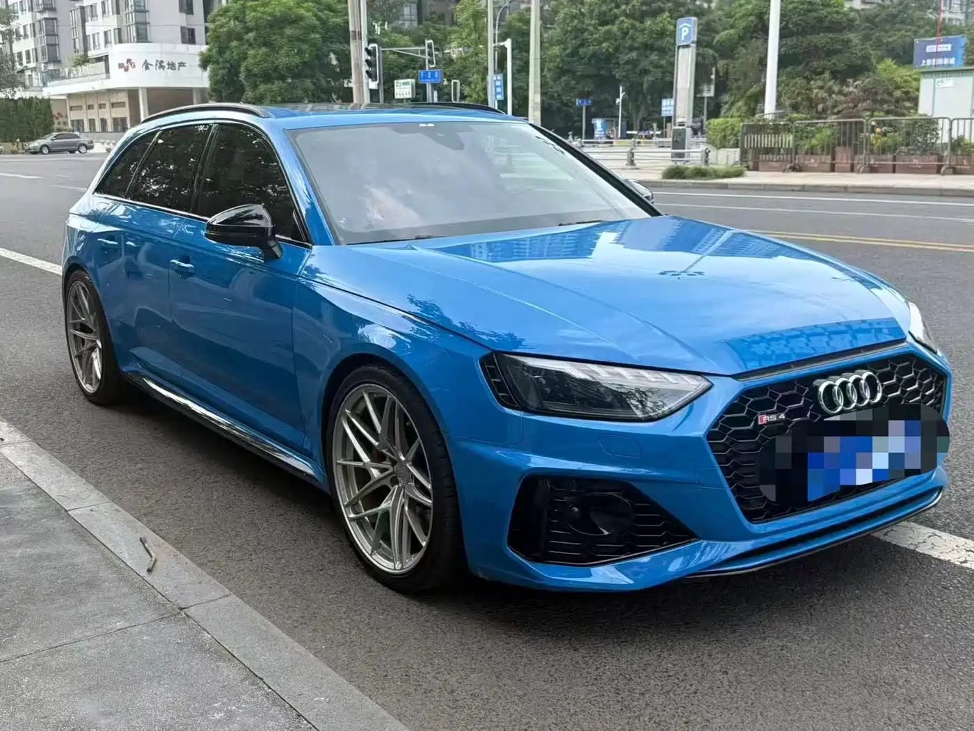 Audi RS 4 2021 2021 RS4 Avant Dark Gold Edition