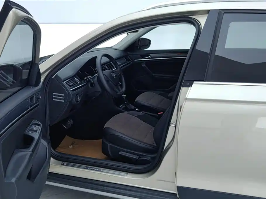 Volkswagen C-TREK 2017 230TSI DSG Comfort фото 9